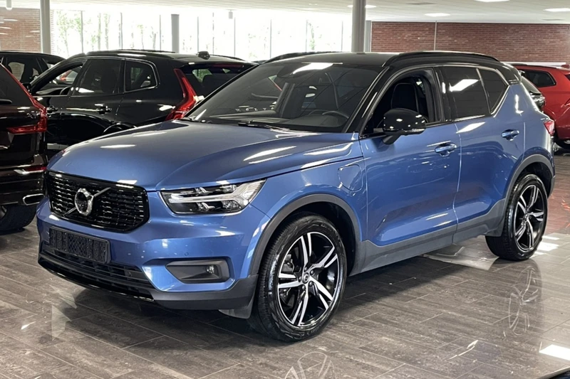 Volvo XC40 T5 Recharge R-Design | Trekhaak | 360° Camera | Adaptieve Cruise Control | Bestuurdersstoel elektrisch geheugen | Standkachel me