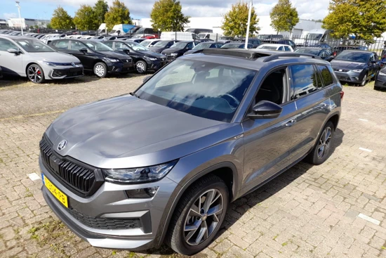 Škoda Kodiaq 1.5 TSI 150 pk Sportline Business 7p. 7-DSG | Panorama schuifdak elektrisch | Trekhaak wegklapbaar | Elektrische geheugen stoele