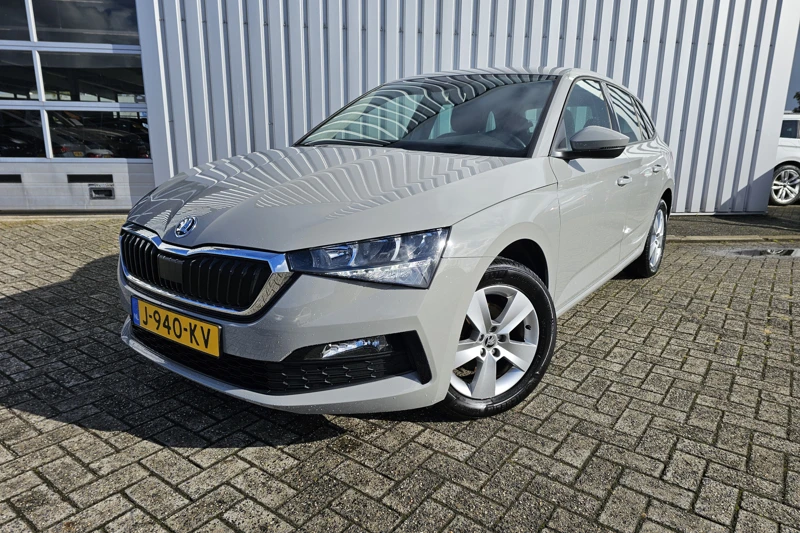 Škoda Scala 1.0 116pk TSI Ambition | 100% Dealeronderhouden | 1e Eigenaar | Cruise control | Parkeersensoren achter | Airco automatisch | Ap