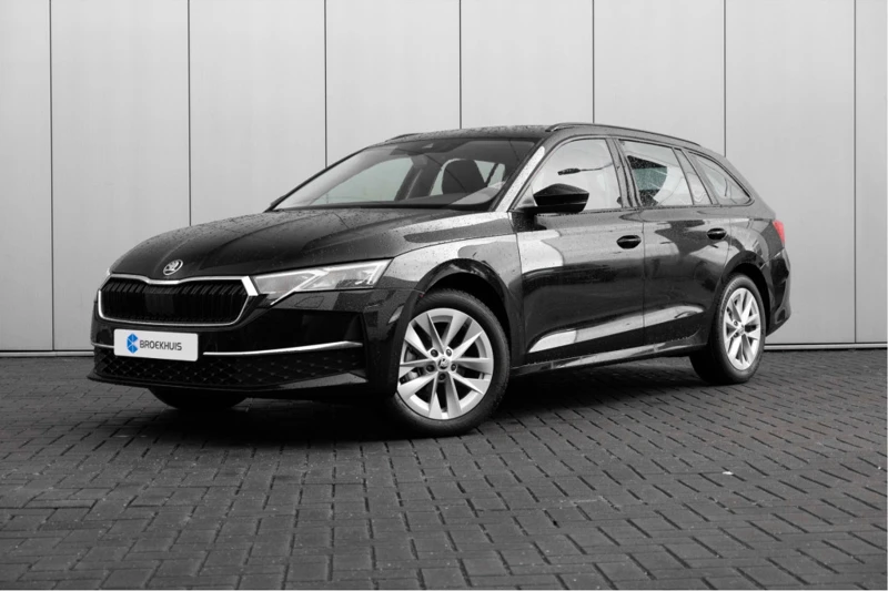 Škoda Octavia Combi First Edition | Chromen grille | Climatronic, elektronische airconditioning met twee zones | Cruise control met speedlimiter