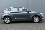 Hyundai KONA Electric EV 39 kWh 136pk Comfort | Carplay | Camera | Climate | Keyless | Navigatie | Warmtepomp | 17" Lichtmetaal | Parkeersensoren | Di