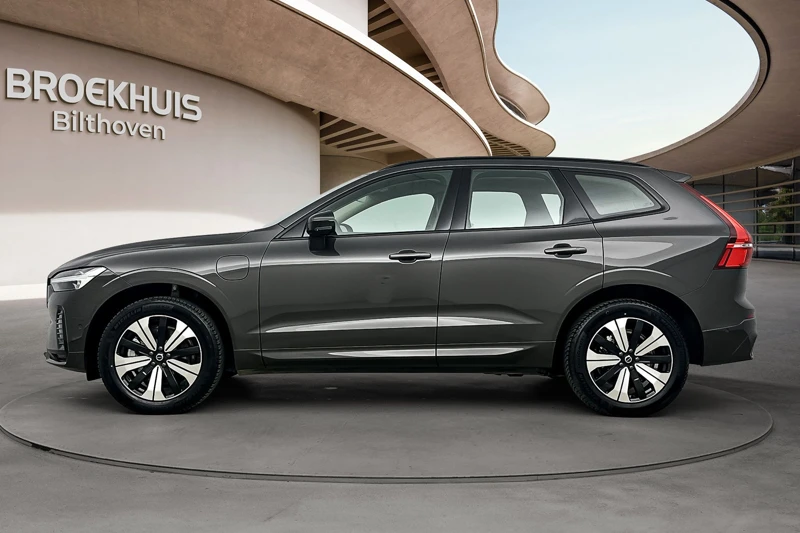 Volvo XC60 Recharge T6 Plus Dark | Trekhaak | PDC + Camera | Stoel + Stuurverw. | Panoramadak | Driver Assistance + Awareness |