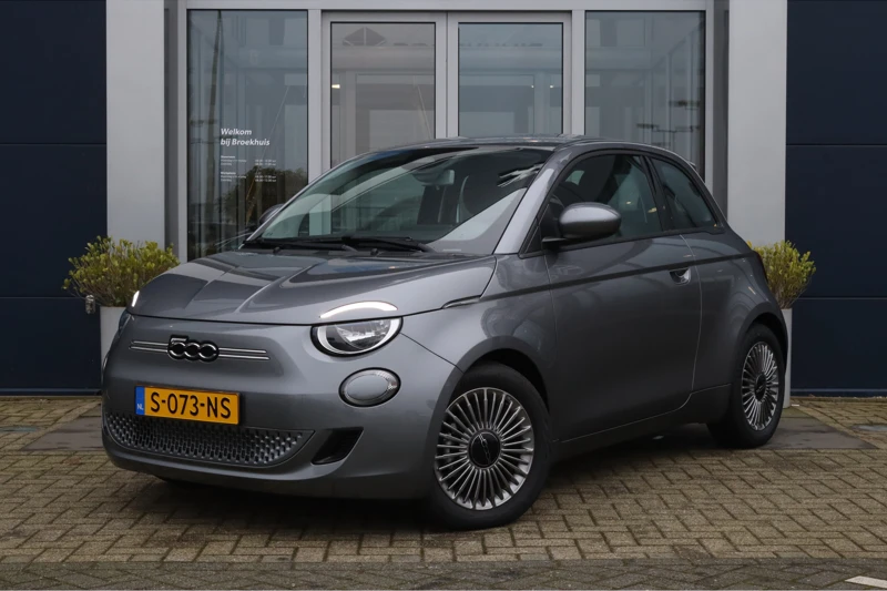 Fiat 500 Icon 24 kWh | Navigatie | Lichtmetalen velgen 16" | Navigatiesysteem full map