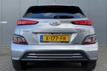 Hyundai KONA Electric 64 kWh 204pk Pure | LED | Camera | Climate | Carplay | Keyless | Navigatie | 17" Lichtmetaal | Parkeersensoren