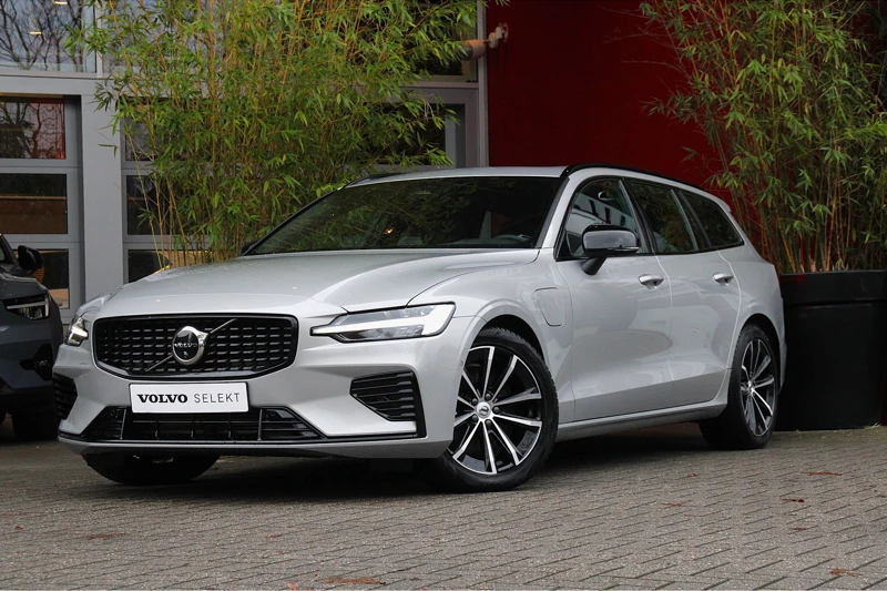 Volvo V60 2.0 T6 Plug-in hybrid AWD Plus Dark | Adaptive Cruise | BLIS | Camera | Stuur/stoelverwarming | Keyless