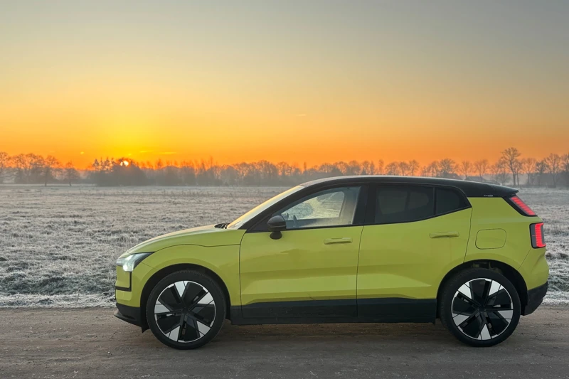 Volvo EX30 Extended Range Plus | 20'' |MossYellow! | H&K Audio | BLIS |