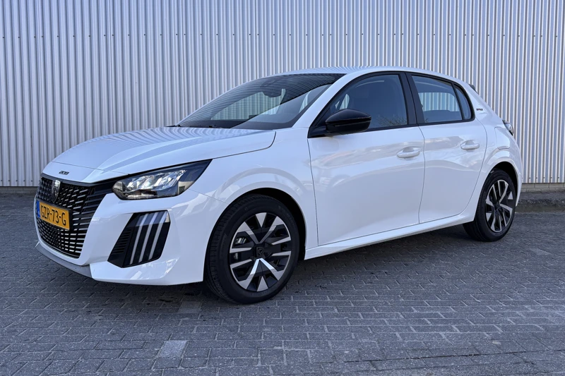 Peugeot 208 Style | 6 airbags (adaptieve front-, zij- en window-airbags) | Airconditioning | Cruise control met instelbare snelheidsbegrenzer