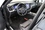 Volvo XC60 T6 350PK AWD Ultra Black Edition | Luchtvering | 360º view | HUD | HK Audio | Adapt LED