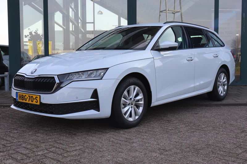 Škoda Octavia Combi 1.5 TSI 116PK Edition | Stoel+stuurverwarming | Parkeersensoren | Trekhaak |
