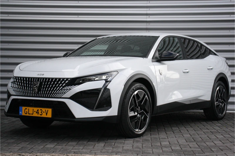 Peugeot 408 1.2 HYBRID 136PK GT AUTOMAAT | / NAVI / LEDER / LED / PDC / 19" LMV / CAMERA / KEYLESS / ALCANTARA / ADAPT. CRUISECONTROL / 1E EIGENAAR / NIEUWSTAAT !!