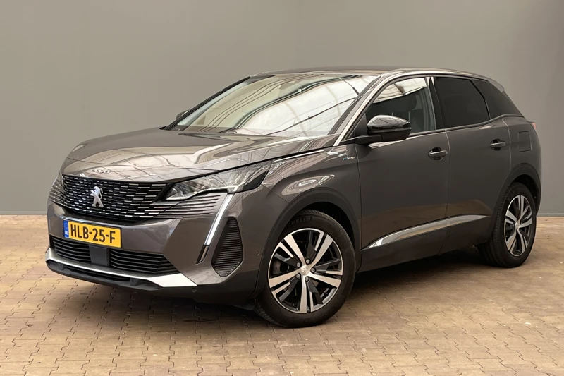 Peugeot 3008 1.6 HYbrid 225 Allure | Adaptive Cruise | Stoelverwarming | Keyless | Camera | Afn. Trekhaak | Carplay | Navi | | Adaptive Cruise | Stoelverwarming | Keyless | Camera | Afn. Trekhaak | Carplay | Navi |