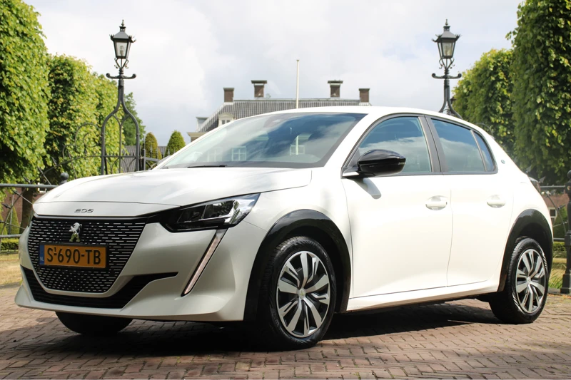 Peugeot e-208 EV ACTIVE 50 kWh | ORIGINEEL NL! | CARPLAY | ALL SEASON | CRUISE CONTOL | CLIMATE CONTROL