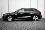 Audi A3 Sportback 30 TFSI S edition | Stoelverwarming voorin | Privacy glas | Ambient verlichting