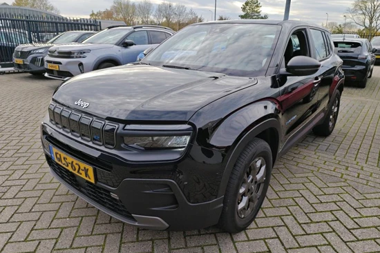 Jeep Avenger Longitude 54 kWh | Climate | Cruise | Carplay/Android Auto | | 11 kW lader | Armsteun voor | Cruise control