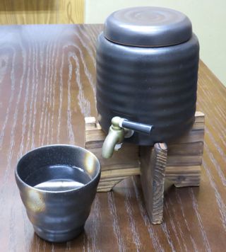 焼酎サーバーのおすすめ人気16品。陶器製からガラス製のおしゃれなものまで一覧紹介のサムネイル画像