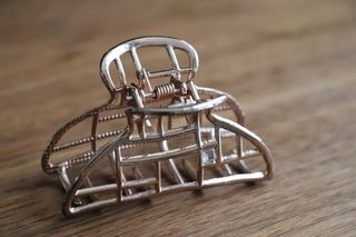 ヘアクリップのおすすめ人気16品。おしゃれなブランド品/ハーフアップ向けなど大きめからミニサイズまで厳選のサムネイル画像