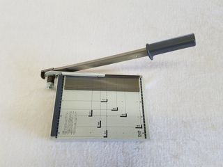 裁断機/ペーパーカッターのおすすめ人気16品。家庭用/業務用の大型タイプまで幅広く紹介のサムネイル画像