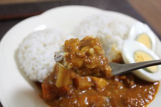 食べて美味しいお取り寄せレトルトカレー人気17選！インパクト大のおすすめカレーのサムネイル画像