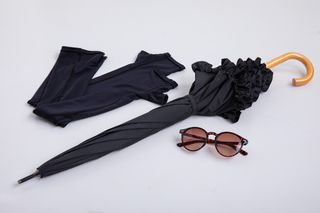 日傘のおすすめ人気17品。完全遮光/おしゃれ/かわいい/人気ブランドのアイテムで日差しからお肌を守るのサムネイル画像