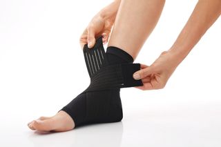 足首サポーターのおすすめ人気25品（2025年）。バンテリン/スポーツ用/捻挫固定向きなどの逸品をピックアップのサムネイル画像