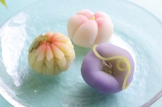 上生菓子を家にお取り寄せしよう！おすすめ人気の15品【近くに店舗がなくてもOK】のサムネイル画像