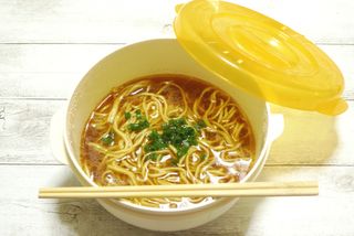 電子レンジ用インスタントラーメン調理器のおすすめ人気17品。湯切りつき/陶磁器製などの水から作れる商品をご紹介のサムネイル画像