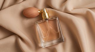 芸能人愛用の香水20品（2025年）！シトラス・フローラルなど香りの系統別にご紹介のサムネイル画像