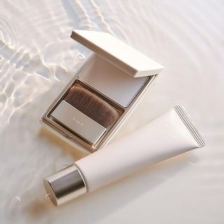 乾燥肌化粧下地のおすすめ人気25品。デパコス/保湿成分入り/崩れない逸品を厳選してご紹介のサムネイル画像