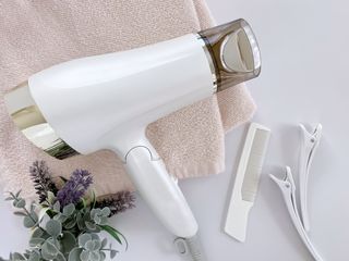 ドライヤーのおすすめ18品！ヘアケア/早く乾く人気商品を幅広くご紹介のサムネイル画像