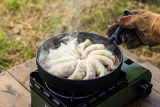 餃子鍋のおすすめ人気16品。鉄製/くっつかない/角形などの餃子が美味しくなるアイテムの紹介のサムネイル画像