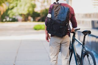 自転車用リュックのおすすめ人気16品。ロードバイク対応/背中が蒸れない/通勤・通学用/防水などの逸品のサムネイル画像