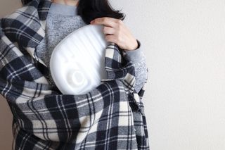 電子レンジ湯たんぽおすすめ16品。長持ち/かわいい/繰り返し使えるジェルタイプなど人気の品で暖かくのサムネイル画像