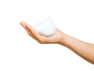 泡洗顔料のおすすめ30品！デパコスからドラッグストア取り扱い商品まで人気製品を中心に一挙紹介のサムネイル画像