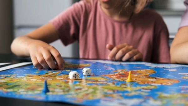 ボードゲームのおすすめ人気25品(2025年)。初心者・子どもOK/パーティー系/心理戦系/戦略系などの面白いゲームを紹介の画像