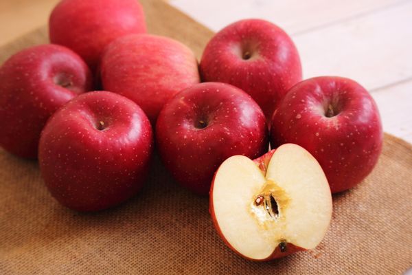 おいしいお取り寄せりんご人気16品！時期ごとに旬のおすすめ品種を紹介の画像