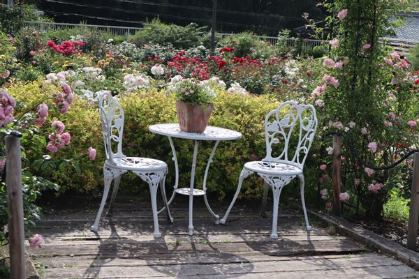 ガーデンチェアのおすすめ人気16品。折りたたみ/雨に強い/木製/おしゃれなラタン調など幅広くご紹介の画像