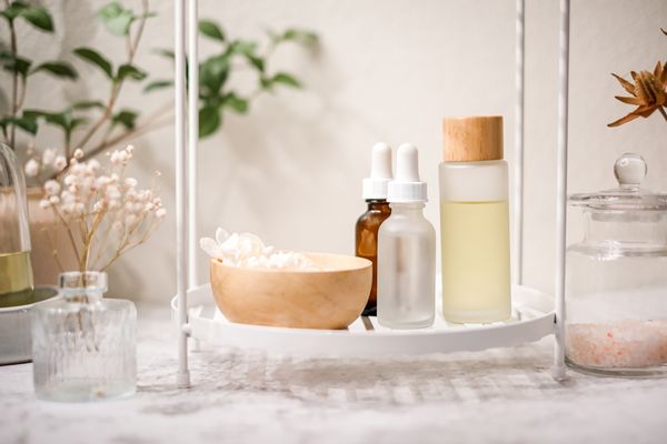 小嶋陽菜さんの愛用する化粧品・コスメ・スキンケアアイテムまとめ（2025年）の画像