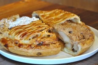 ASSORTED APPLE PIES BOX アップルパイ全4種類詰め合わせのサムネイル画像 1枚目