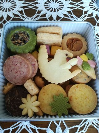 Patisserie Petit クッキー缶のサムネイル画像 1枚目