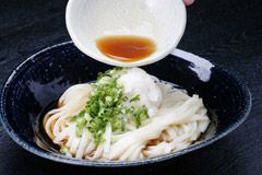 大澤屋 半生うどん特盛セット（つゆなし）のサムネイル画像 2枚目