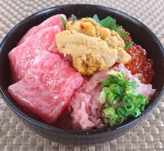海鮮五色丼のサムネイル画像 16枚目
