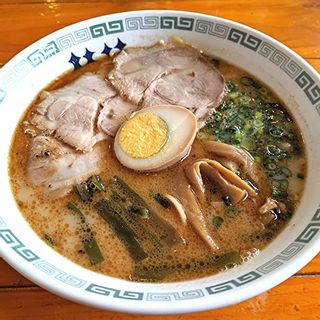 黒マー油 豚骨ラーメンの画像 1枚目