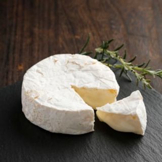 くろまつないカマンベールチーズ トワ・ヴェールのサムネイル画像
