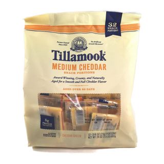 ティラムーク ミディアムチェダーチーズ 21g×32個  Tillamook のサムネイル画像 1枚目