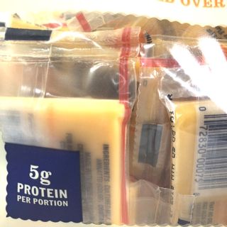 ティラムーク ミディアムチェダーチーズ 21g×32個 の画像 2枚目