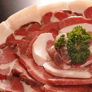 ぼたん鍋セット（4～5人前)秘伝のだし付き ぼたん鍋用猪肉580g 備前焼とグルメの店 七 -nana-のサムネイル画像 1枚目