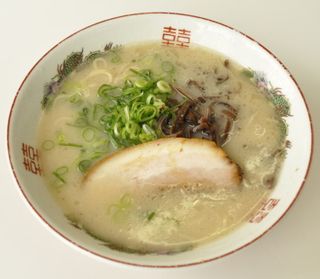 豚骨ラーメン ラーメンまむしのサムネイル画像 1枚目