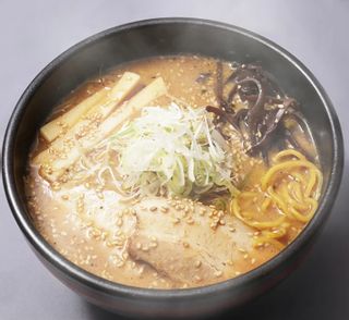 焙煎胡麻味噌ラーメン4食 ラーメン吉山商店のサムネイル画像 1枚目