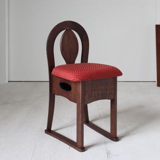 タイプKチェア ドレッサー 椅子 アンテカルネ 関本家具装芸のサムネイル画像