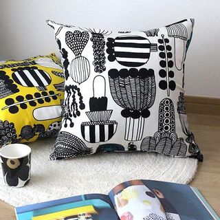 Puutarhurin parhaat クッションカバー marimekko（マリメッコ）のサムネイル画像 2枚目